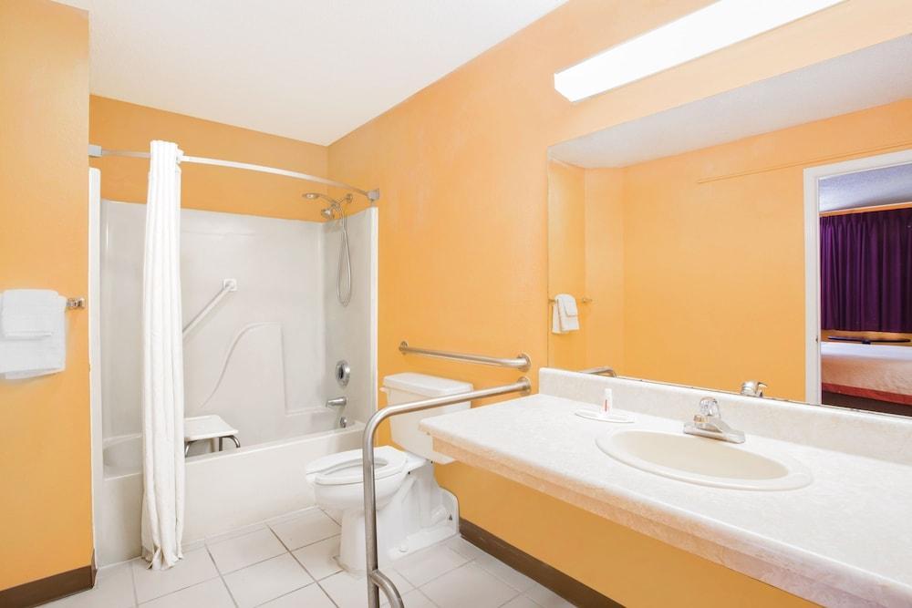 Americas Best Value Inn Darien Dış mekan fotoğraf