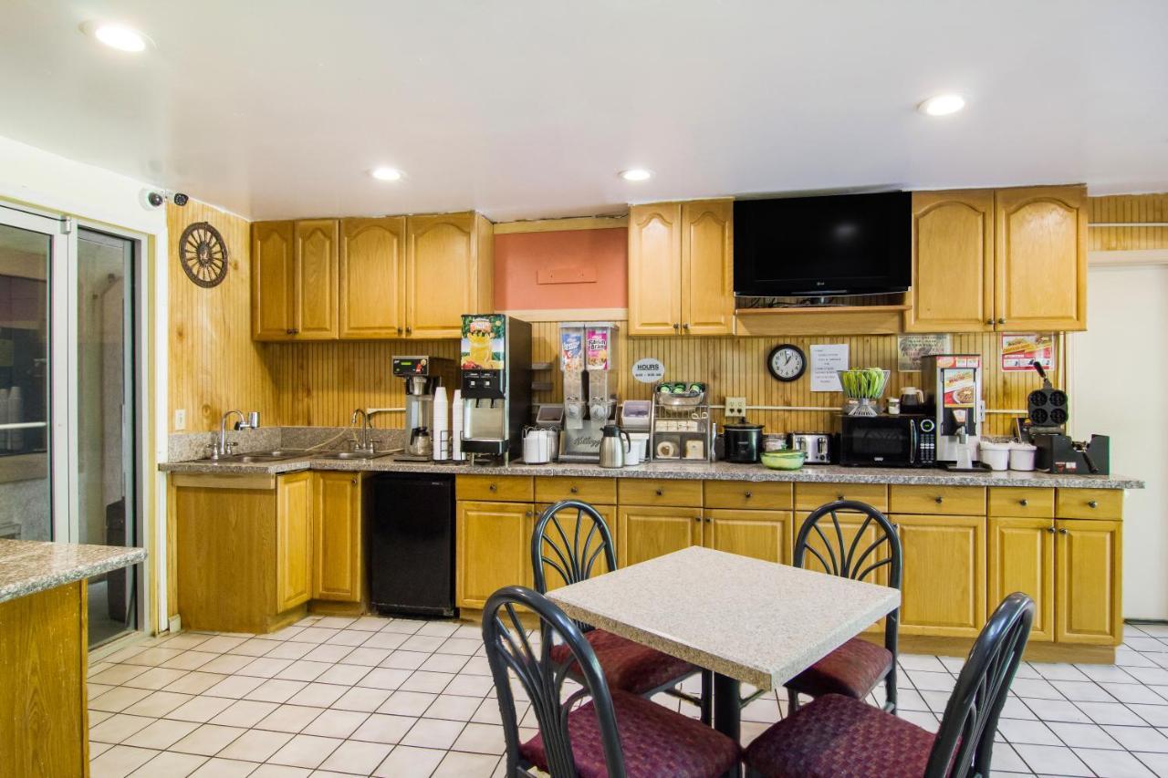 Americas Best Value Inn Darien Dış mekan fotoğraf