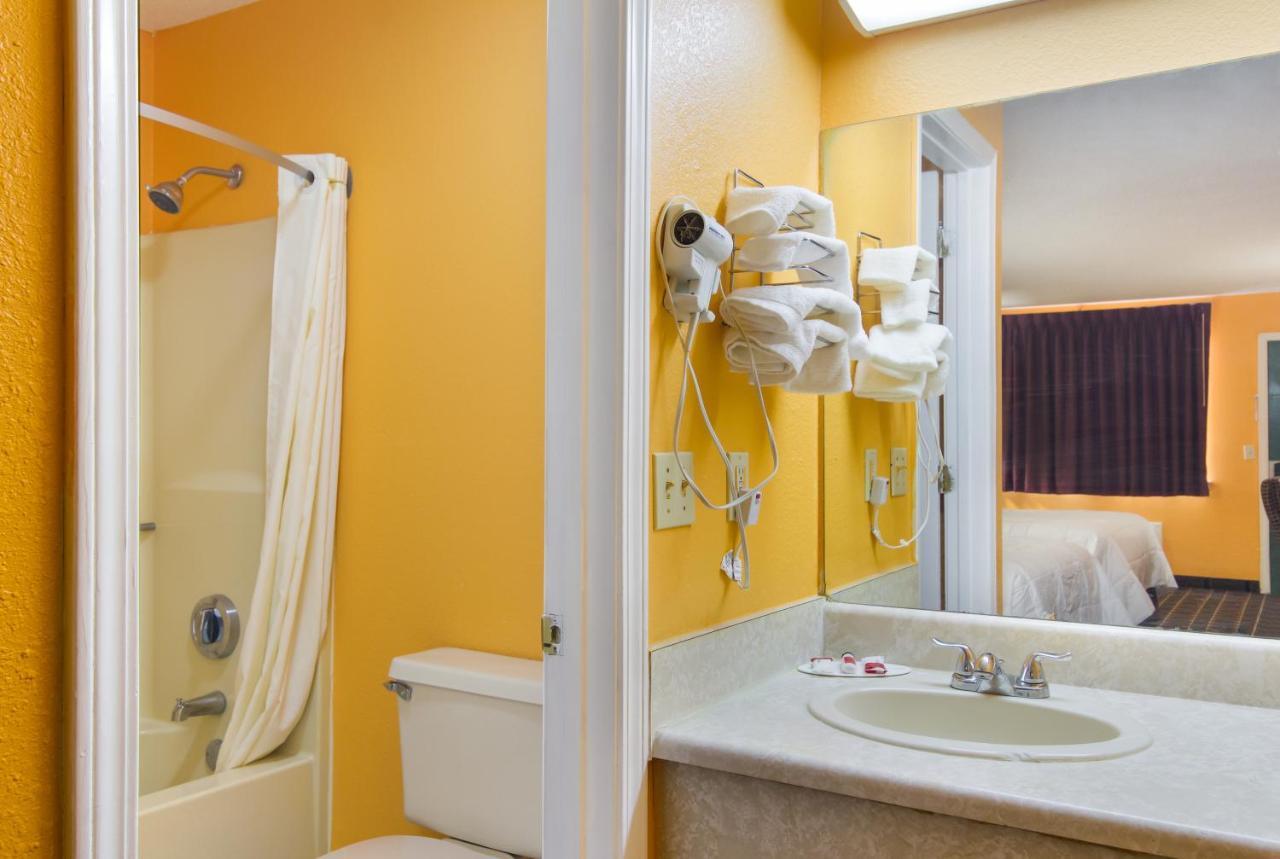 Americas Best Value Inn Darien Dış mekan fotoğraf