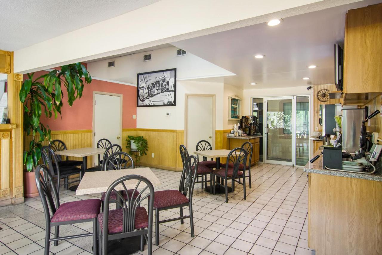 Americas Best Value Inn Darien Dış mekan fotoğraf